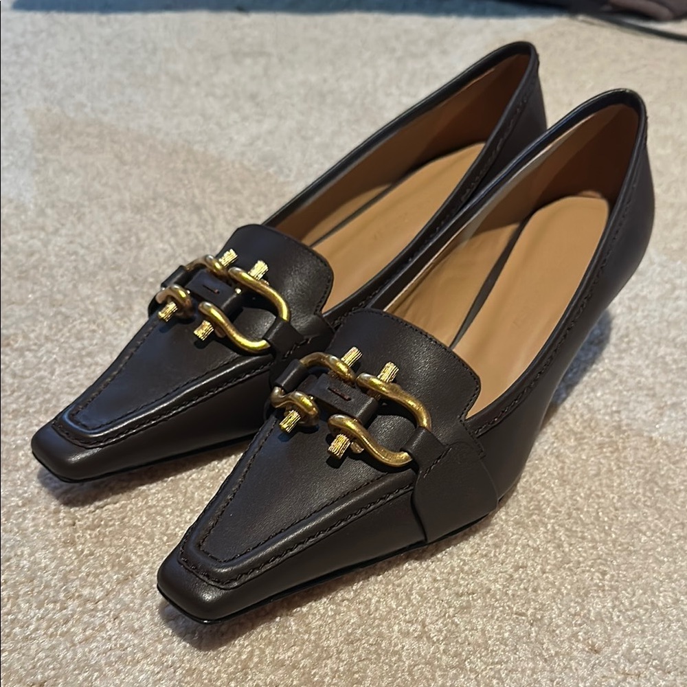 Elegant Brown Loafers with Gold Detailing
